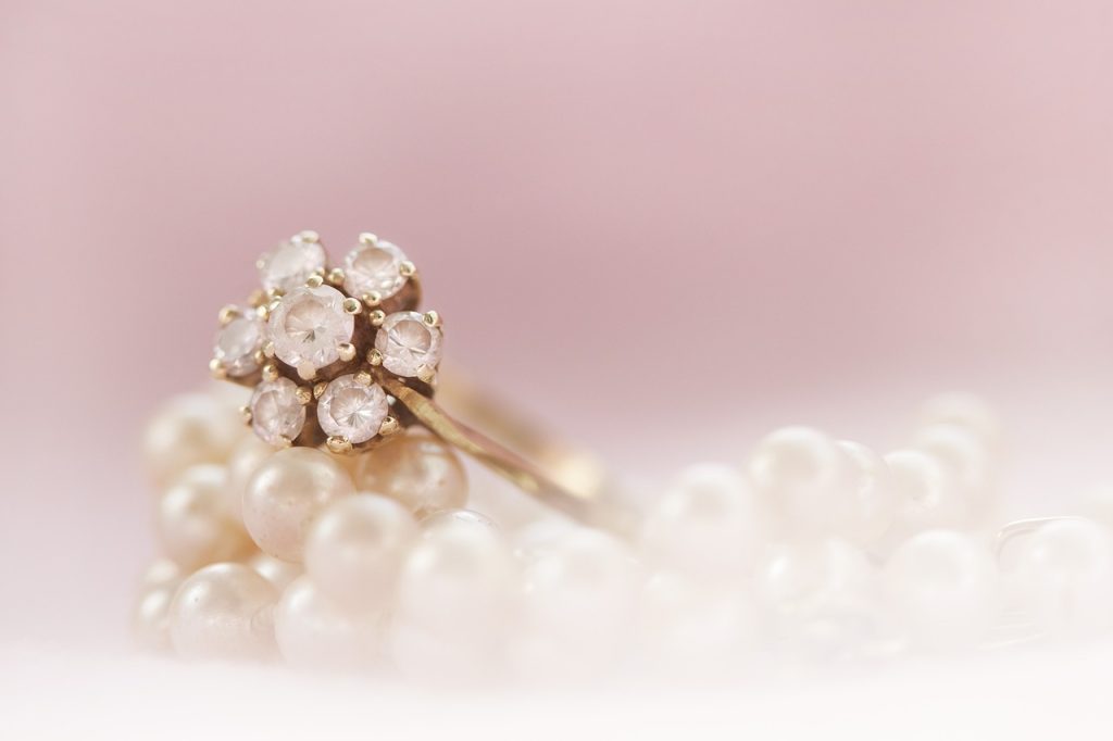 Ring and pearl necklace, jwelry for women
