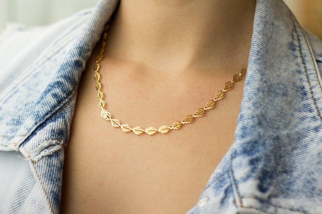 lady with gold necklace, jewelry for women